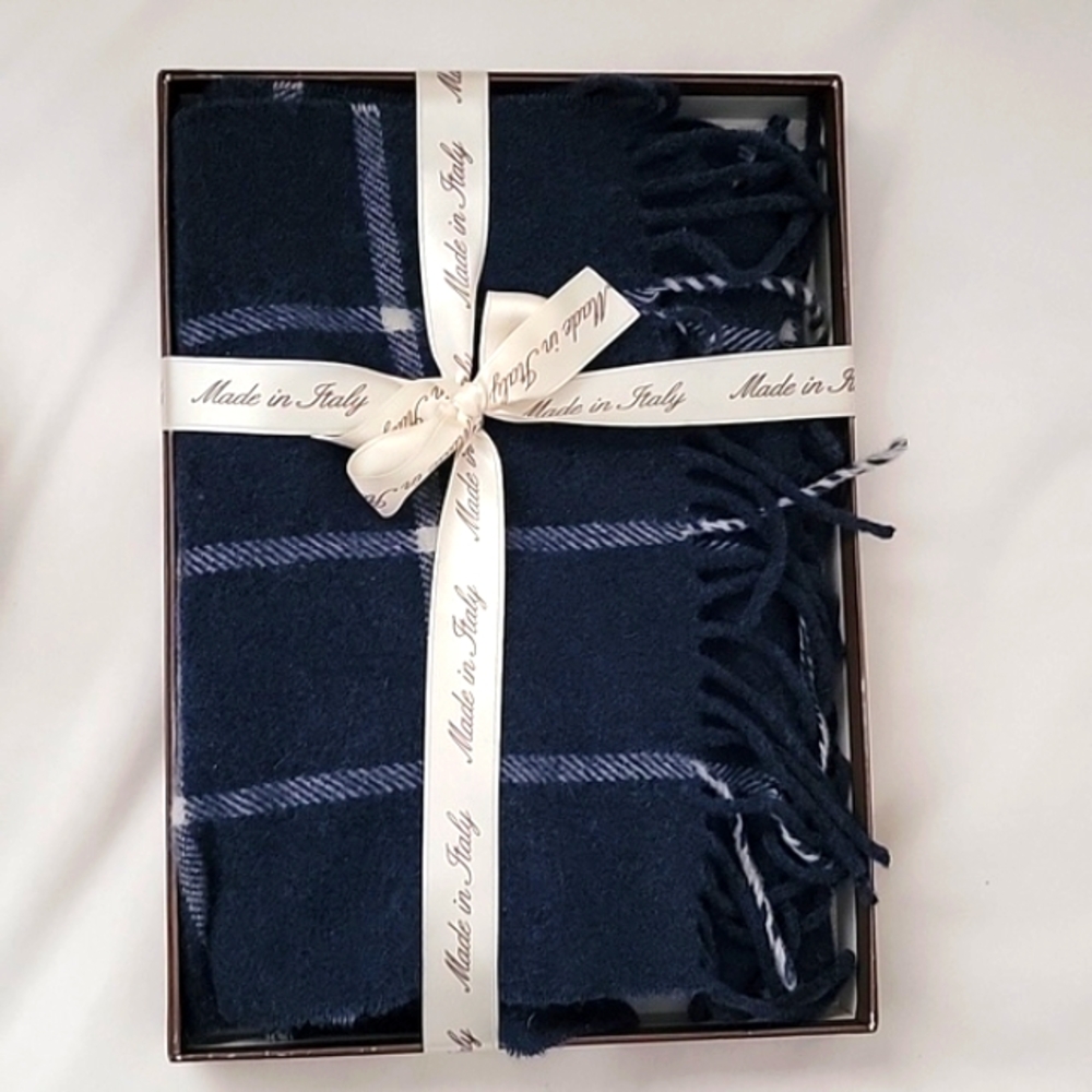 NWT 100% Cashmere Scarf with Fringe Navy and White Plaid Stripes Made in Italy